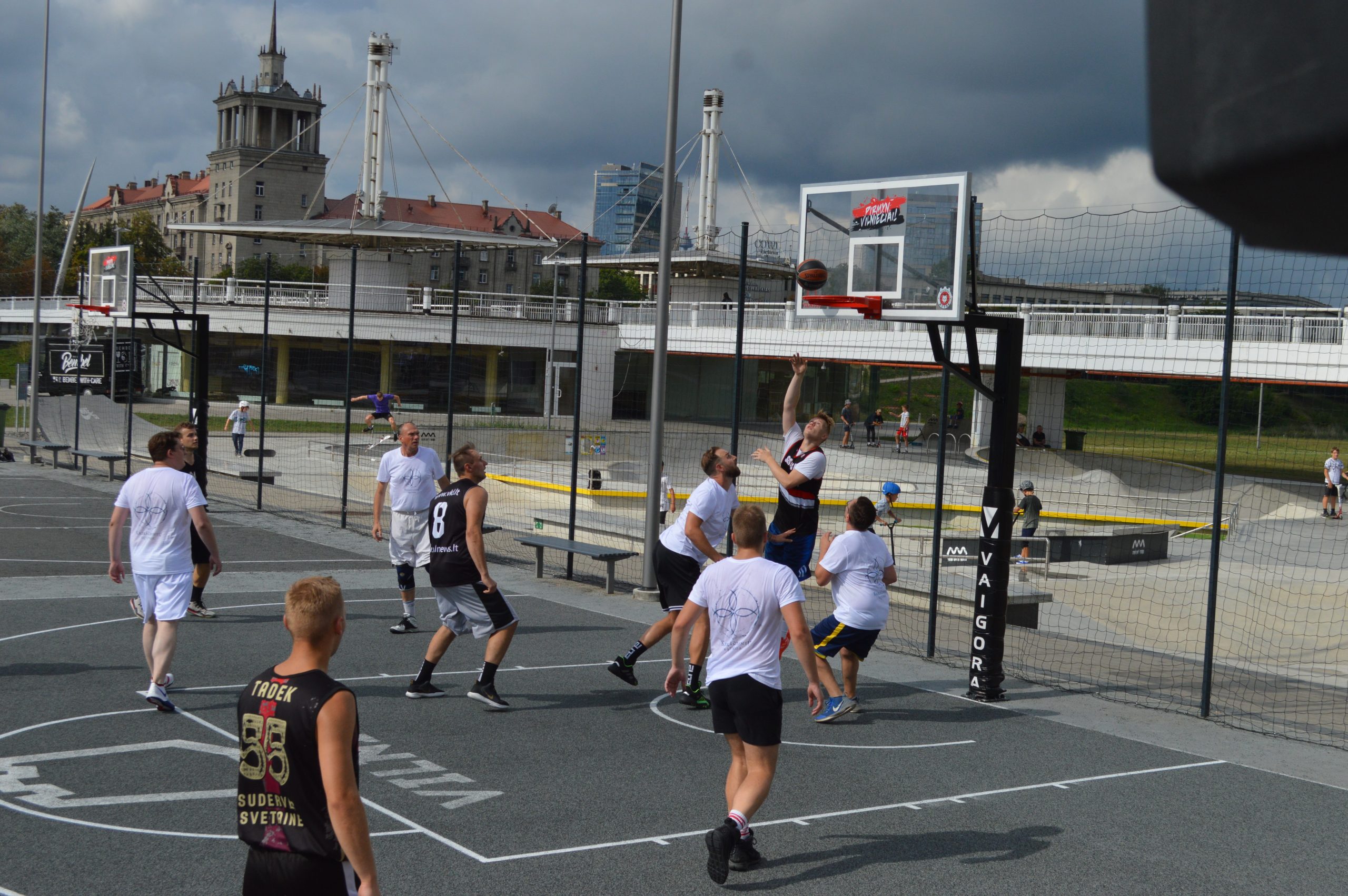 Read more about the article Krepšinio turnyras Baltijos keliui paminėti